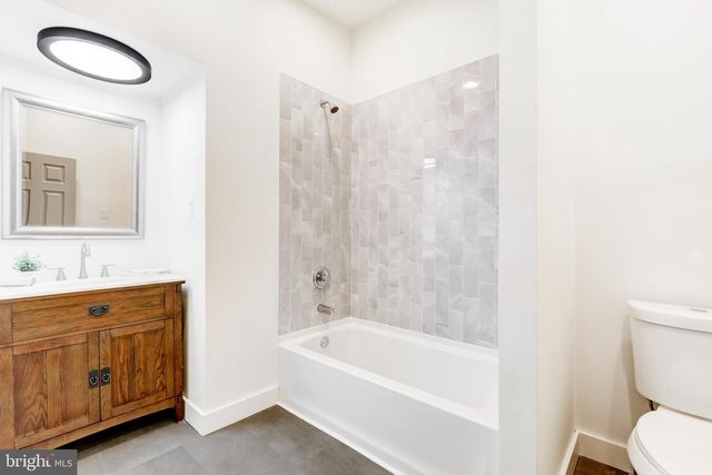 904 S CHESTER RD, West Chester, PA 19382