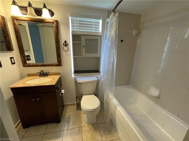 8265 Ibis Club DR 603, Naples, FL 34104