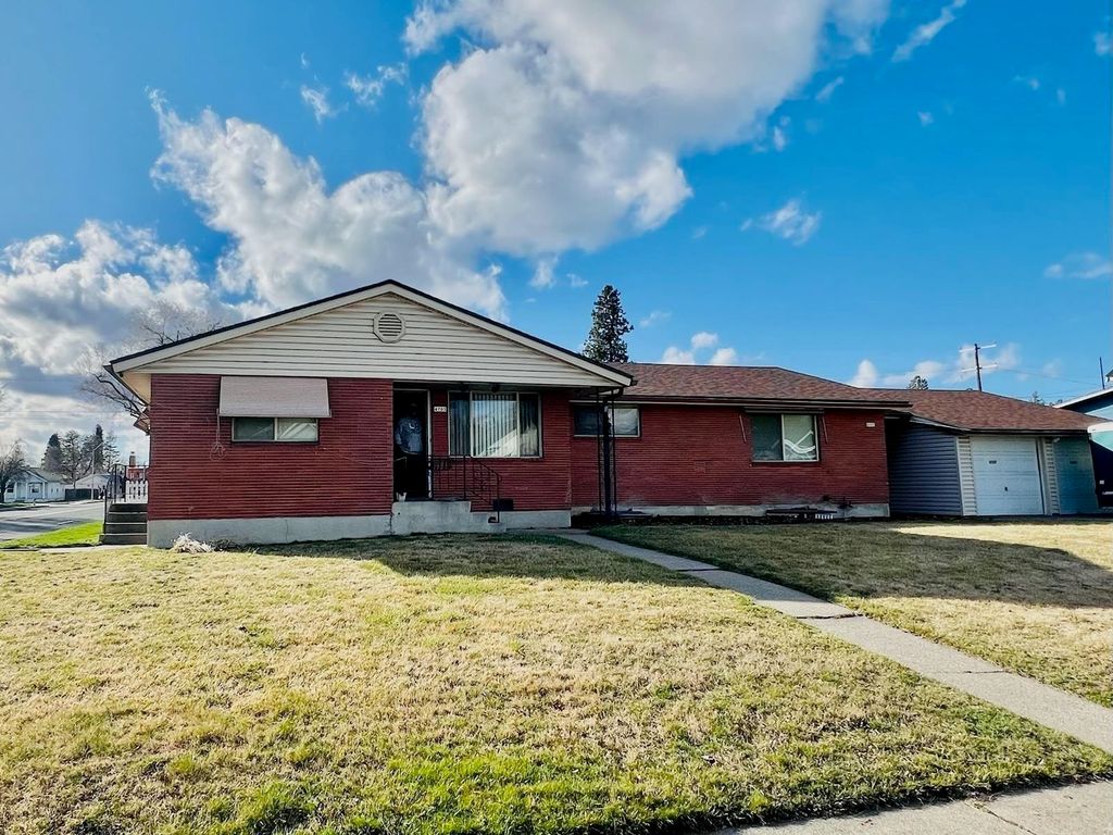4703 N Stevens St, Spokane, WA 99205