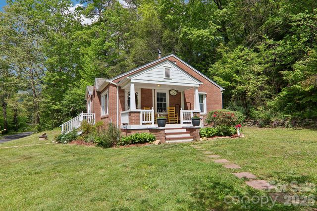 2627 White Oak Road, Burnsville, NC 28714