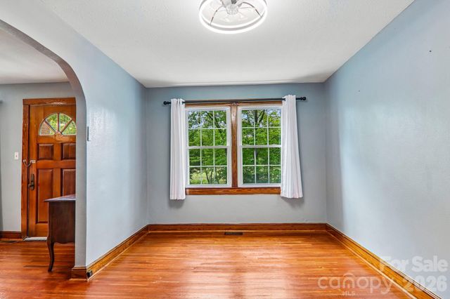2627 White Oak Road, Burnsville, NC 28714