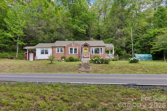 2627 White Oak Road, Burnsville, NC 28714