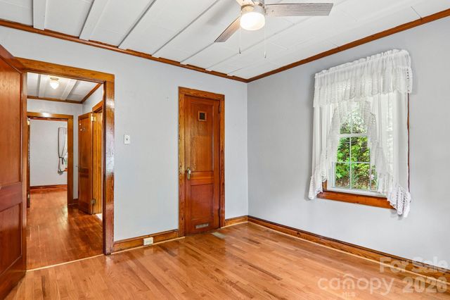 2627 White Oak Road, Burnsville, NC 28714