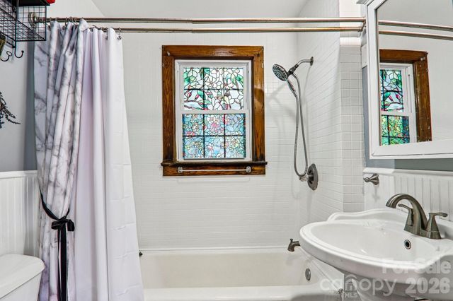 2627 White Oak Road, Burnsville, NC 28714