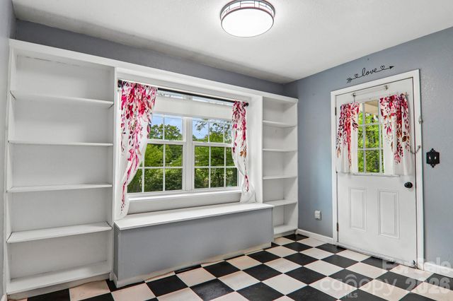2627 White Oak Road, Burnsville, NC 28714