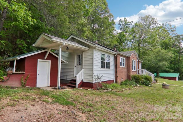 2627 White Oak Road, Burnsville, NC 28714