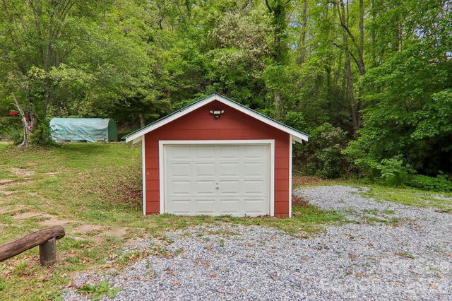 2627 White Oak Road, Burnsville, NC 28714