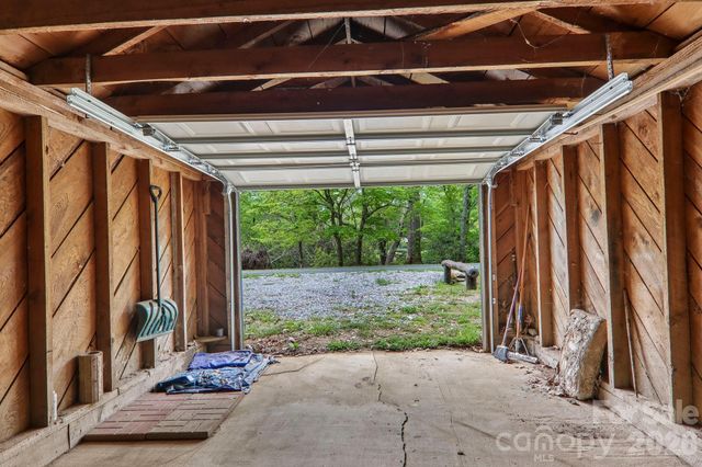 2627 White Oak Road, Burnsville, NC 28714