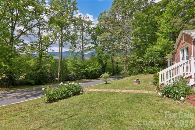 2627 White Oak Road, Burnsville, NC 28714