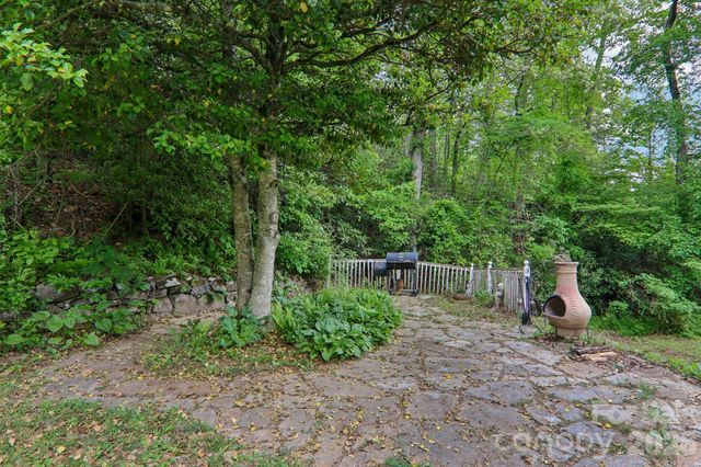 2627 White Oak Road, Burnsville, NC 28714