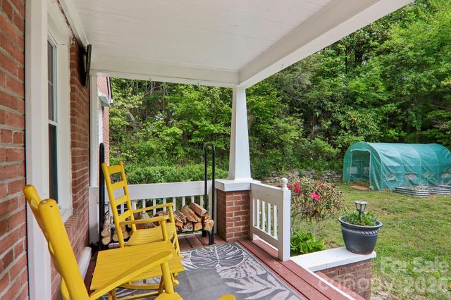 2627 White Oak Road, Burnsville, NC 28714