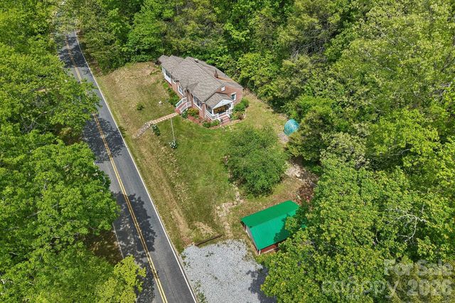 2627 White Oak Road, Burnsville, NC 28714