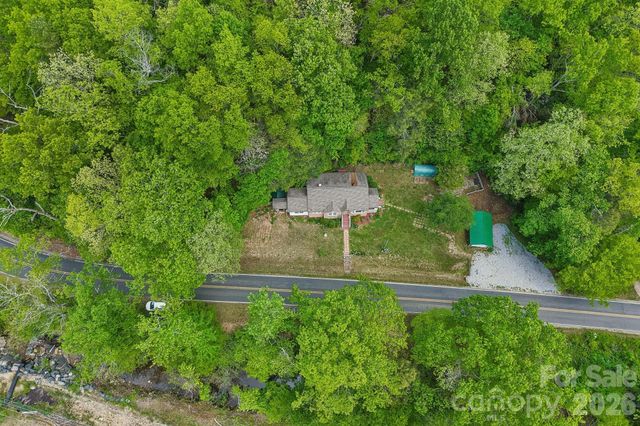 2627 White Oak Road, Burnsville, NC 28714