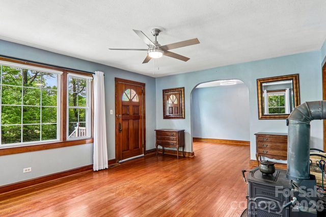 2627 White Oak Road, Burnsville, NC 28714