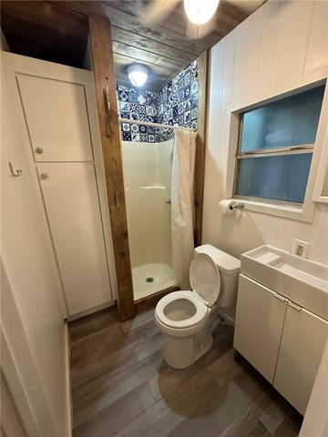 1612 Sammy Henderson St, Rockport, TX 78382