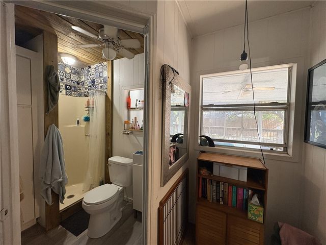 1612 Sammy Henderson St, Rockport, TX 78382