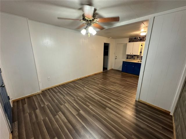 1612 Sammy Henderson St, Rockport, TX 78382