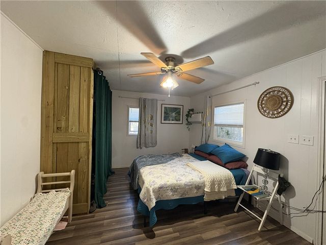 1612 Sammy Henderson St, Rockport, TX 78382