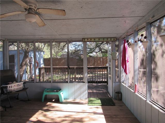 1612 Sammy Henderson St, Rockport, TX 78382