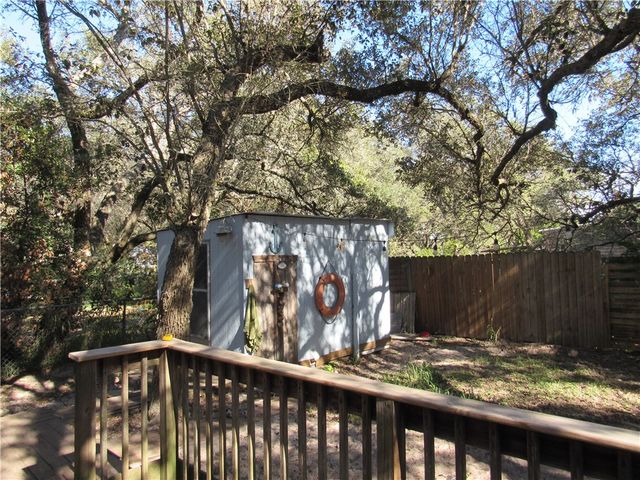 1612 Sammy Henderson St, Rockport, TX 78382