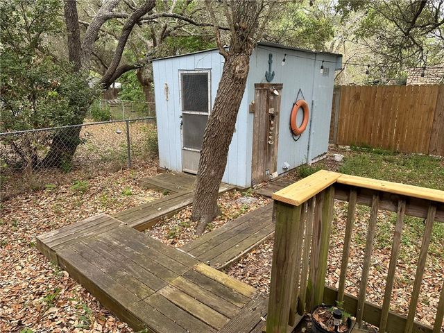 1612 Sammy Henderson St, Rockport, TX 78382