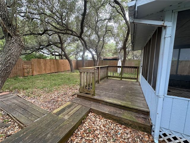 1612 Sammy Henderson St, Rockport, TX 78382