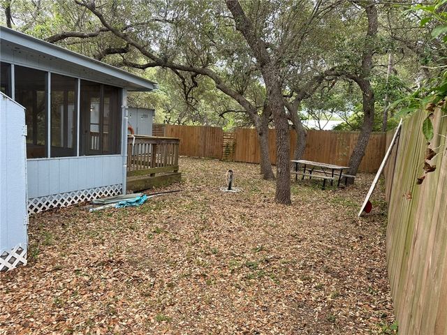 1612 Sammy Henderson St, Rockport, TX 78382