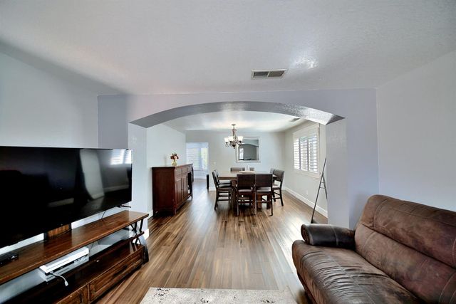 2165 Jenni Ln, Tracy, CA 95377
