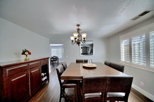 2165 Jenni Ln, Tracy, CA 95377