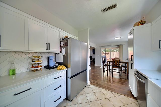 2165 Jenni Ln, Tracy, CA 95377