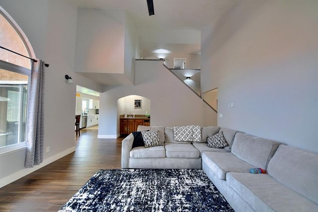 2165 Jenni Ln, Tracy, CA 95377