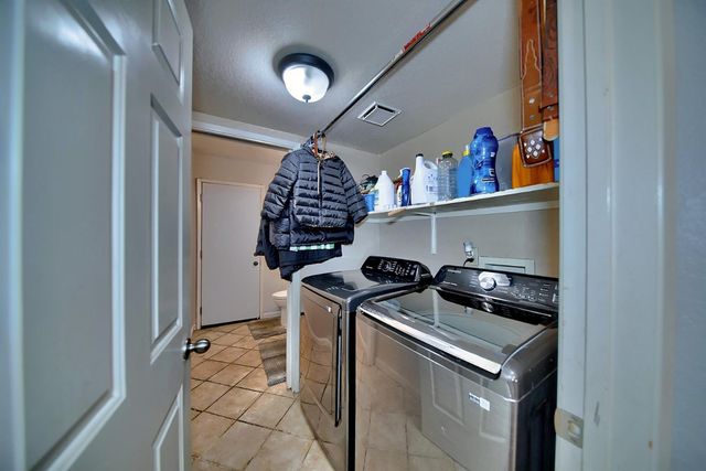 2165 Jenni Ln, Tracy, CA 95377