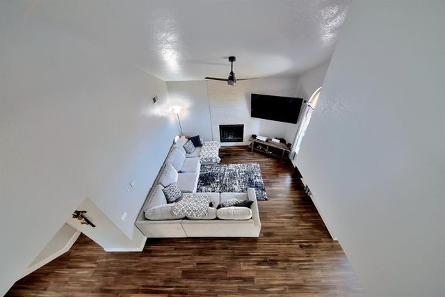 2165 Jenni Ln, Tracy, CA 95377