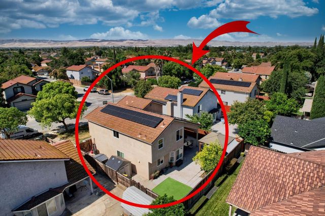 2165 Jenni Ln, Tracy, CA 95377