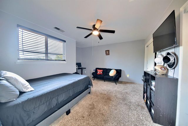 2165 Jenni Ln, Tracy, CA 95377