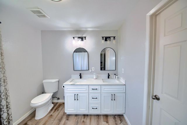 2165 Jenni Ln, Tracy, CA 95377