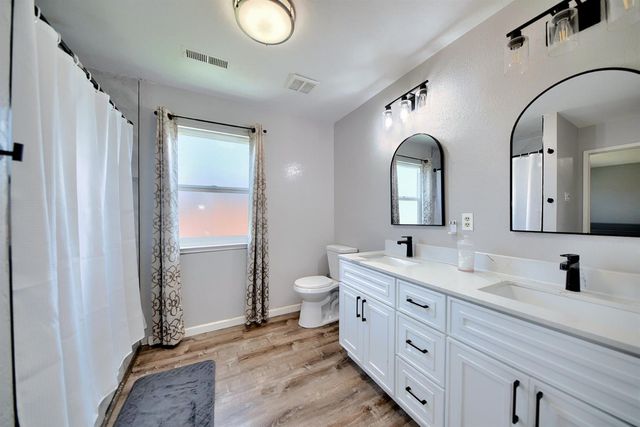 2165 Jenni Ln, Tracy, CA 95377