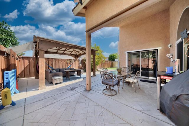 2165 Jenni Ln, Tracy, CA 95377