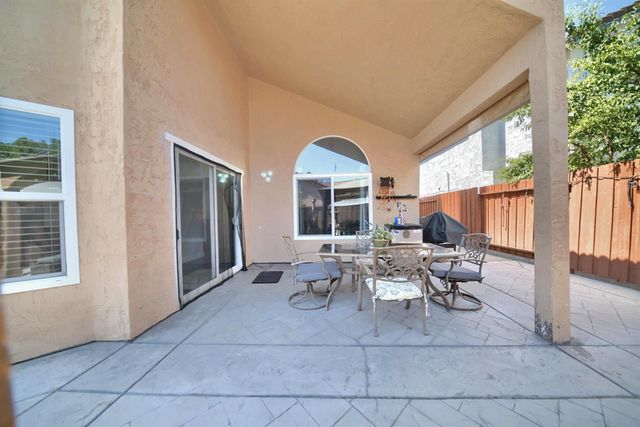2165 Jenni Ln, Tracy, CA 95377