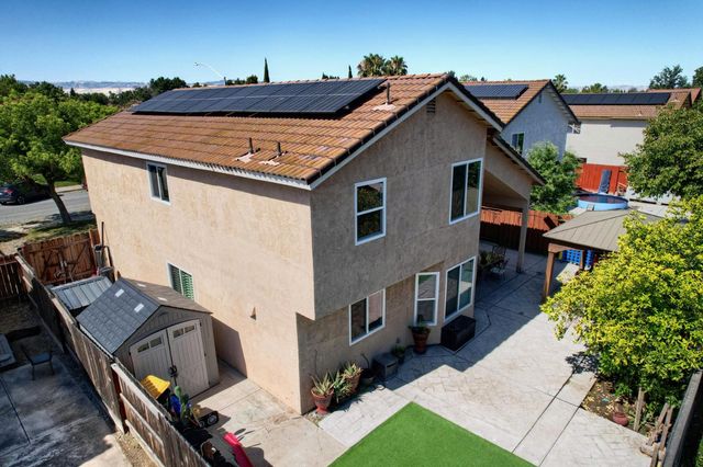2165 Jenni Ln, Tracy, CA 95377