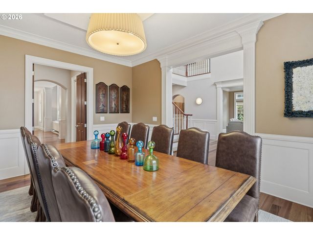 17367 BERGIS FARM Dr, Lake Oswego, OR 97034