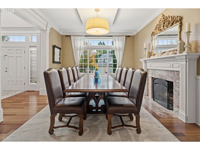 17367 BERGIS FARM Dr, Lake Oswego, OR 97034