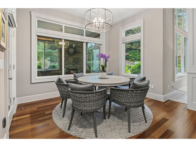 17367 BERGIS FARM Dr, Lake Oswego, OR 97034