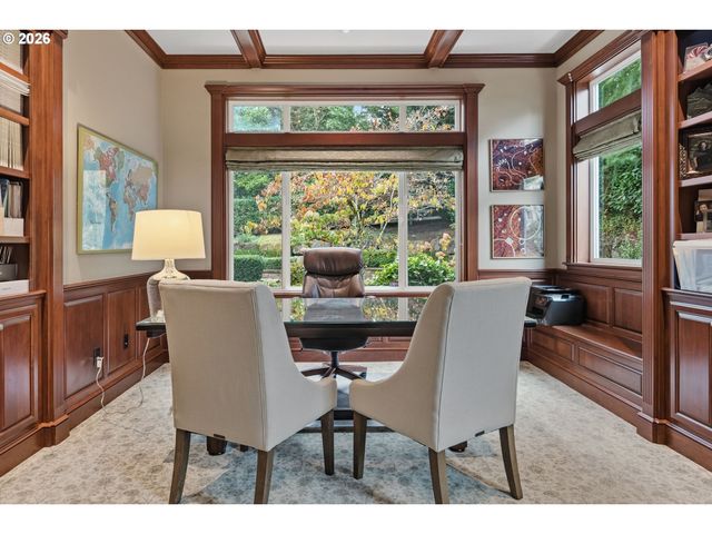 17367 BERGIS FARM Dr, Lake Oswego, OR 97034