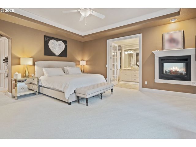 17367 BERGIS FARM Dr, Lake Oswego, OR 97034