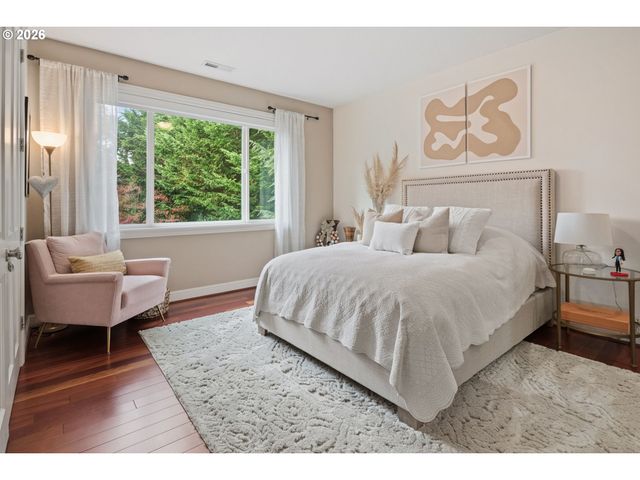 17367 BERGIS FARM Dr, Lake Oswego, OR 97034