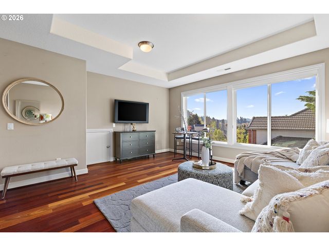 17367 BERGIS FARM Dr, Lake Oswego, OR 97034