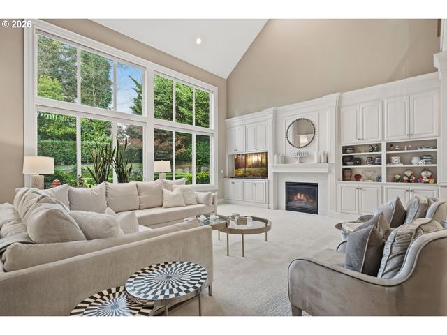 17367 BERGIS FARM Dr, Lake Oswego, OR 97034