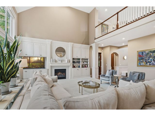 17367 BERGIS FARM Dr, Lake Oswego, OR 97034