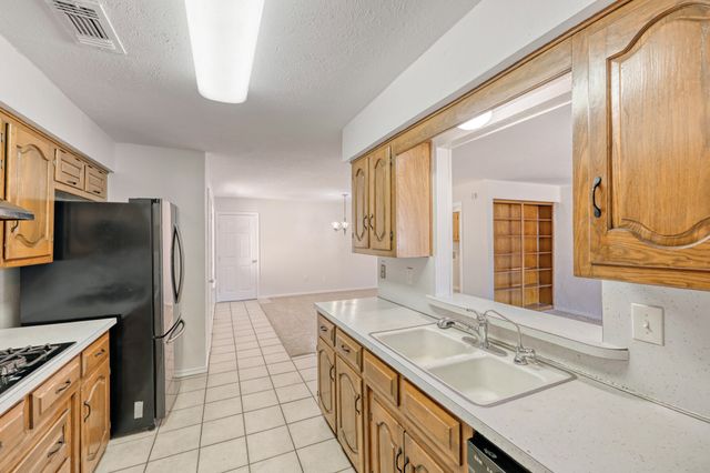 200 Connie Drive, Desoto, TX 75115